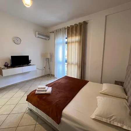 Cozy City Center Apartment Tirana Exterior photo